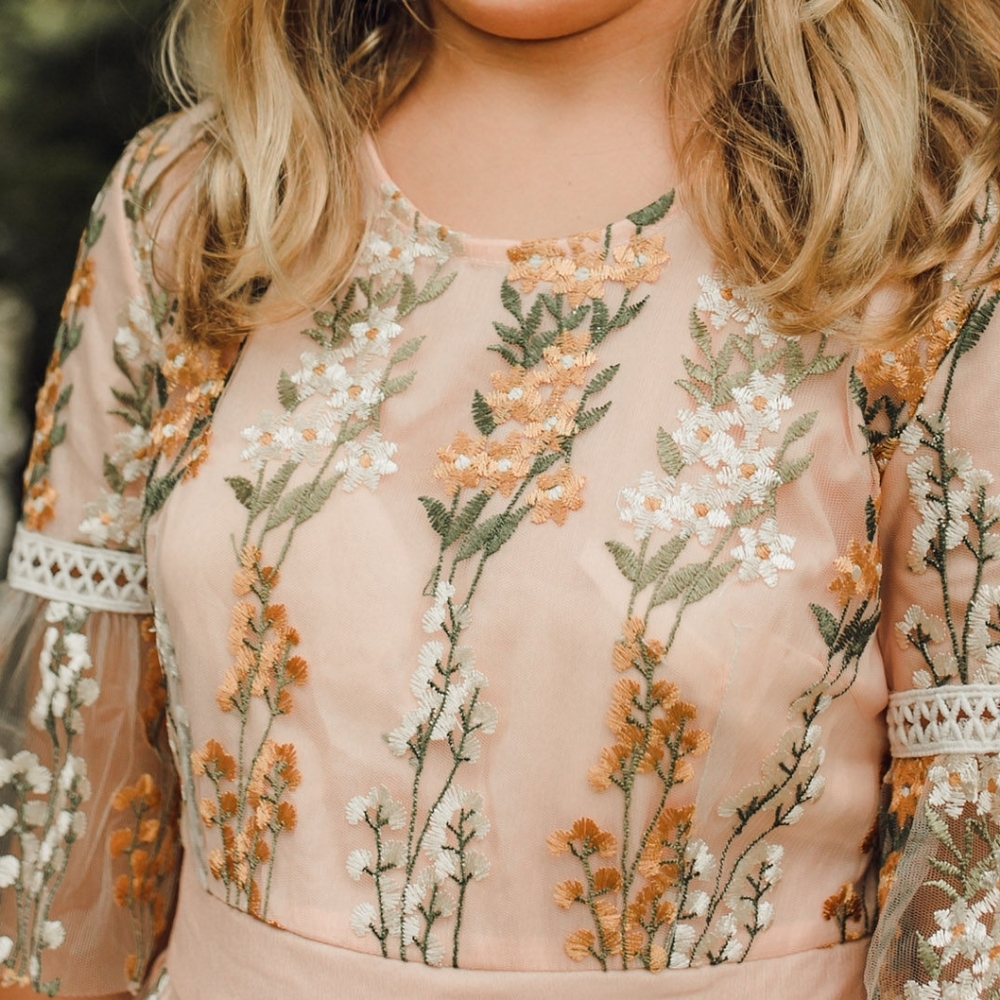 Beautiful Floral Embroidered Dress - Picture 4 of 10